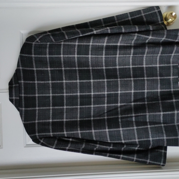 Blazer - Picture 2 of 3